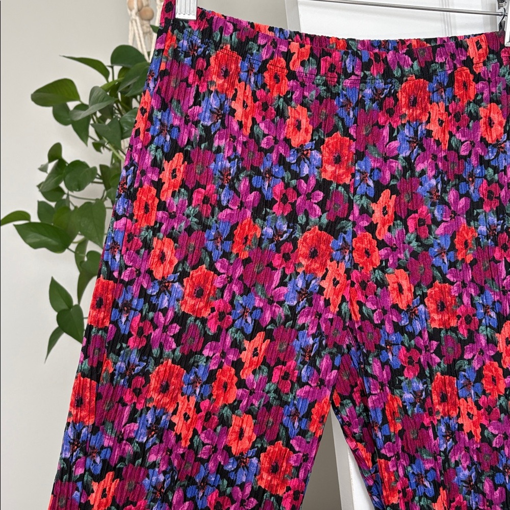 WILD FABLE floral bell bottom pants - Picture 3 of 10
